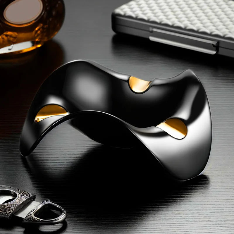 Cenicero negro elegante