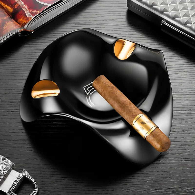 Cenicero negro elegante